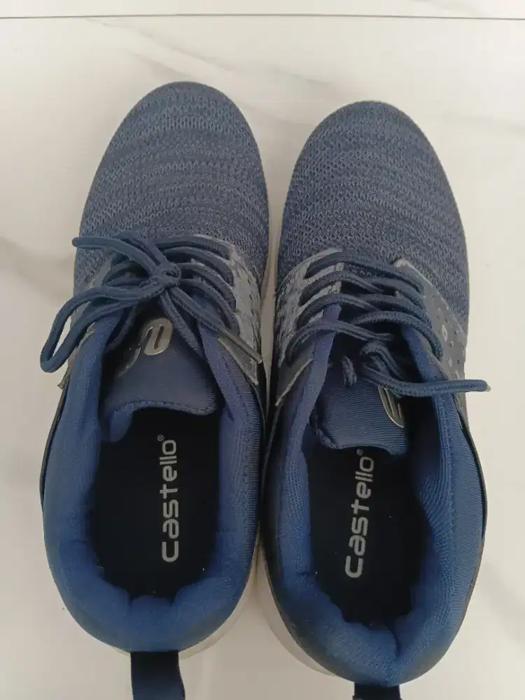 PRELOVED SNEAKERS COWOK CASTELLO BIRU JEANS NO RETUR