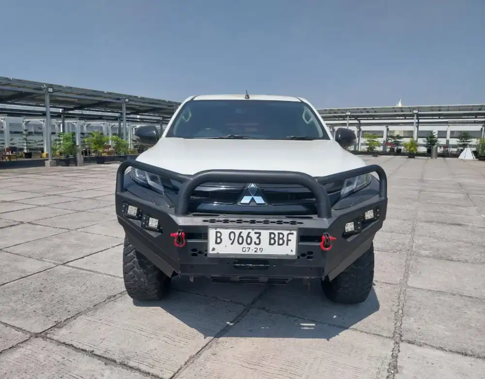 Mitsubishi Triton 2.4 DC EXCEED 4X4 MANUAL