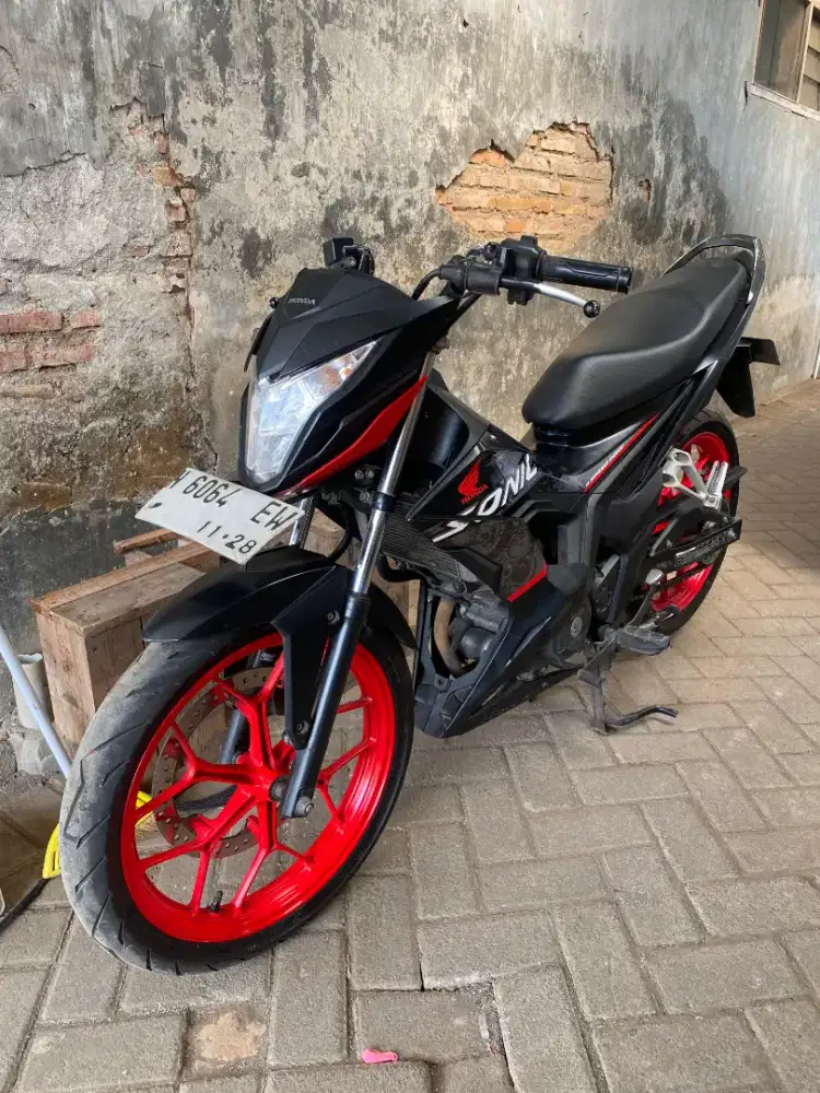 Honda sonic 150R