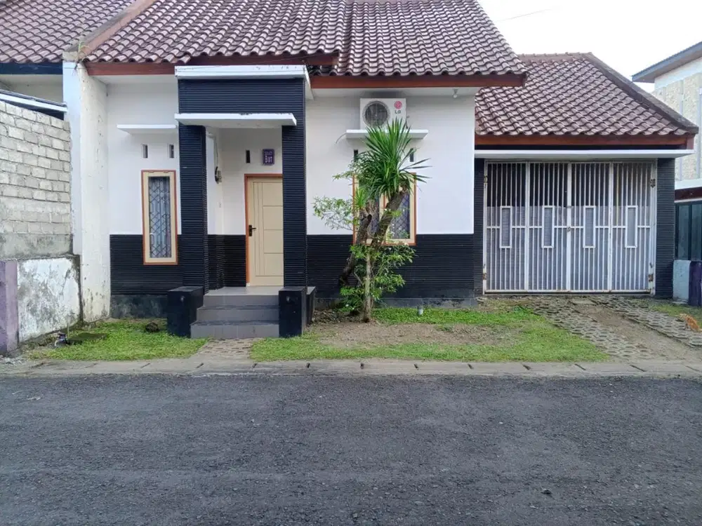 Dijual Rumah di Perumahan Asia Asri Regency, Jempong Baru
