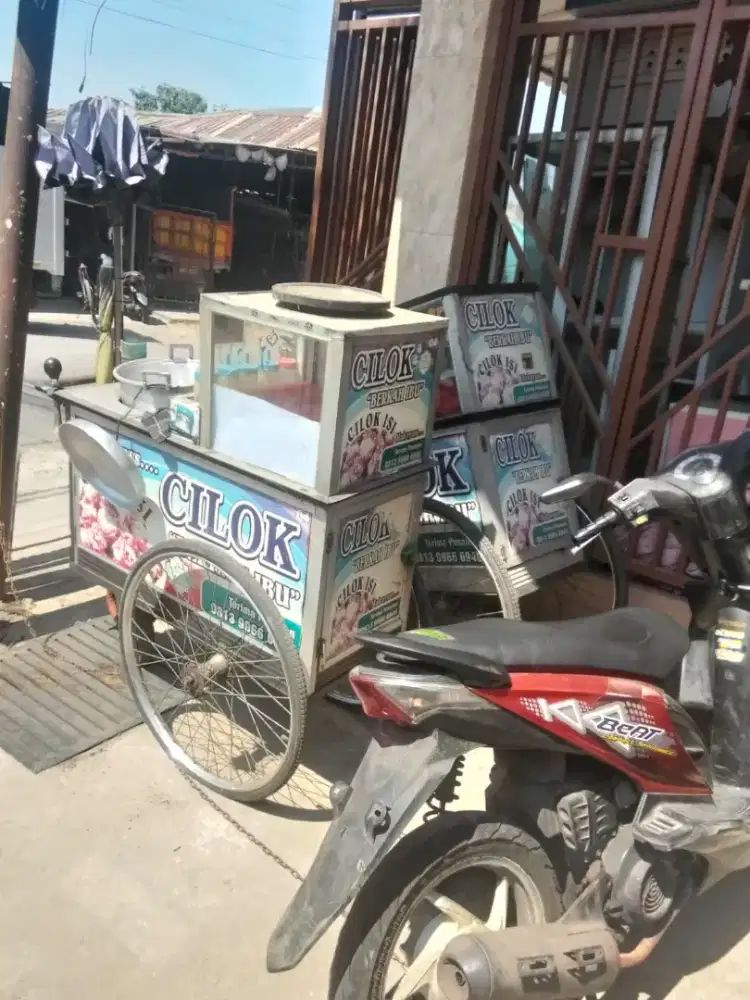 Dijual gerobak cilok keadaan Gress