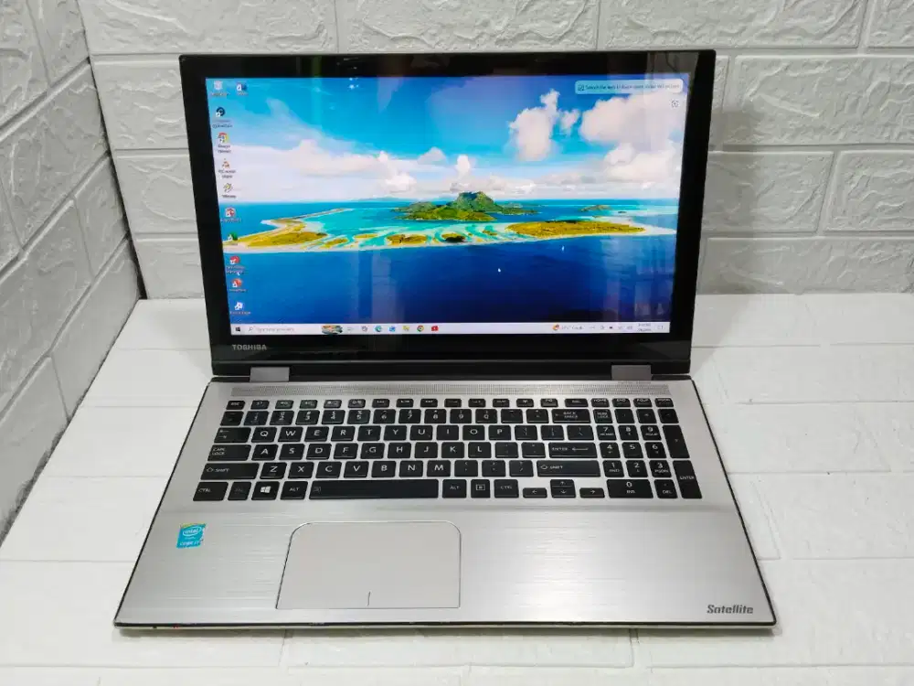 Laptop Touchreen Core i7 gen 5 Ram 8 GB SSD 128 GB Siap Pakai