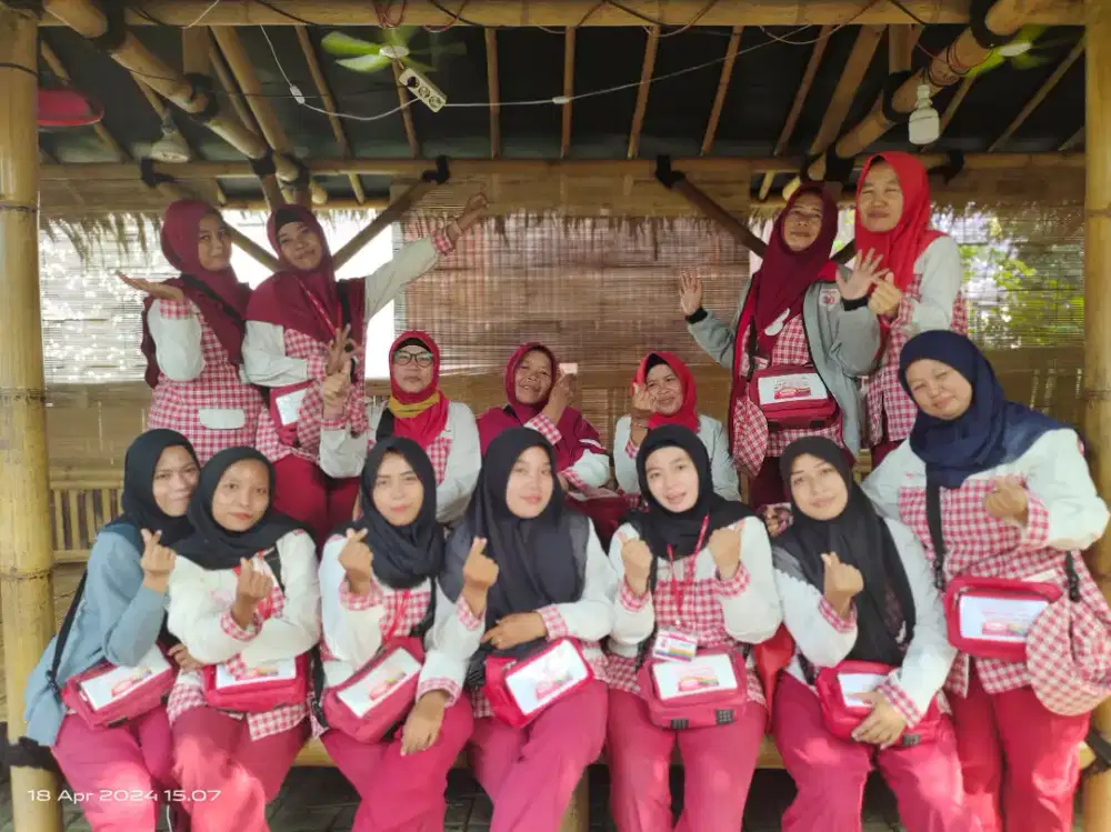 Ayo menjadi YAKULT LADY