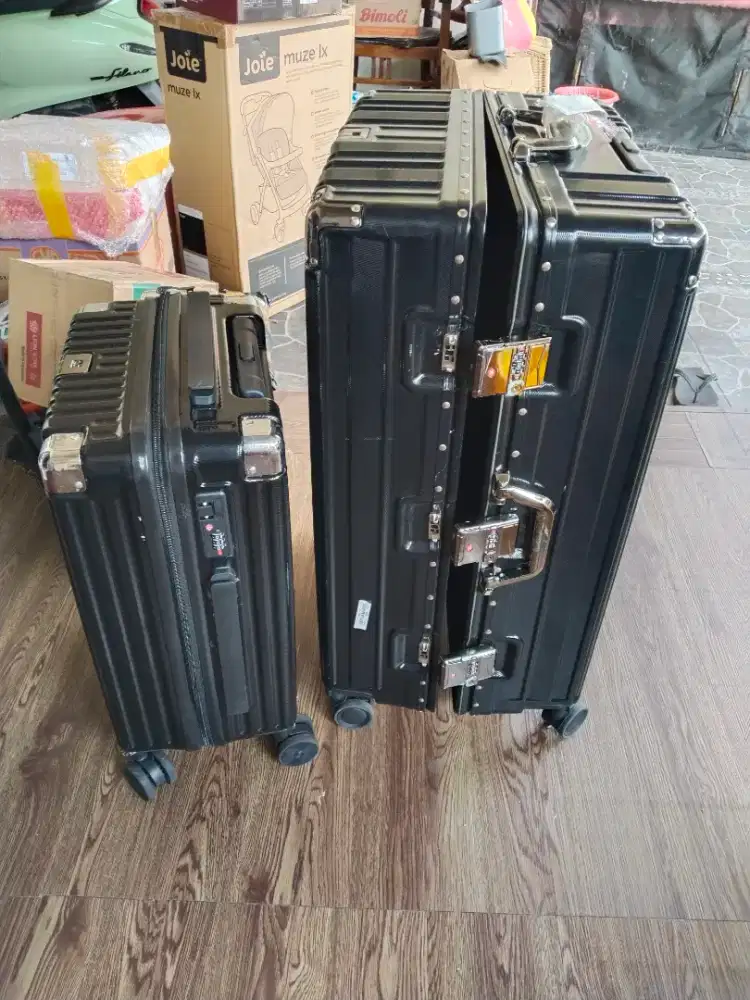 Di jual  koper  besar dan kecil