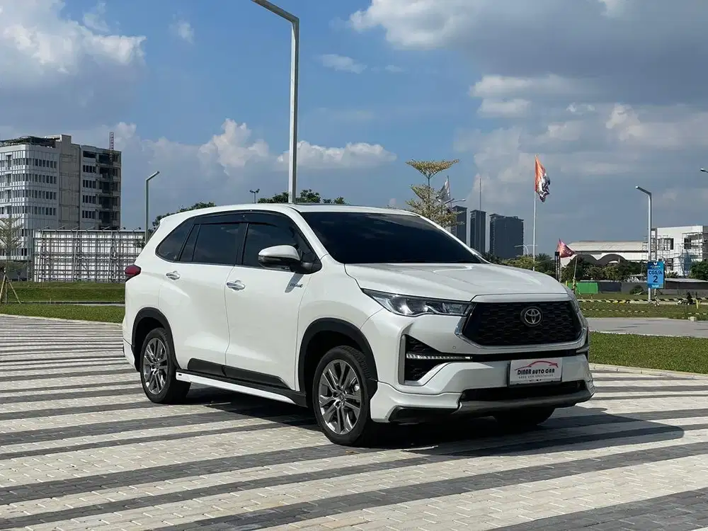 Toyota zenix Q Hev modellista 2024