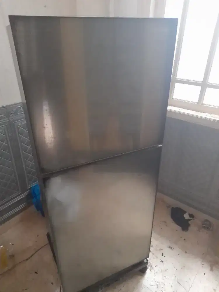 Kulkas Sharp 2 pintu