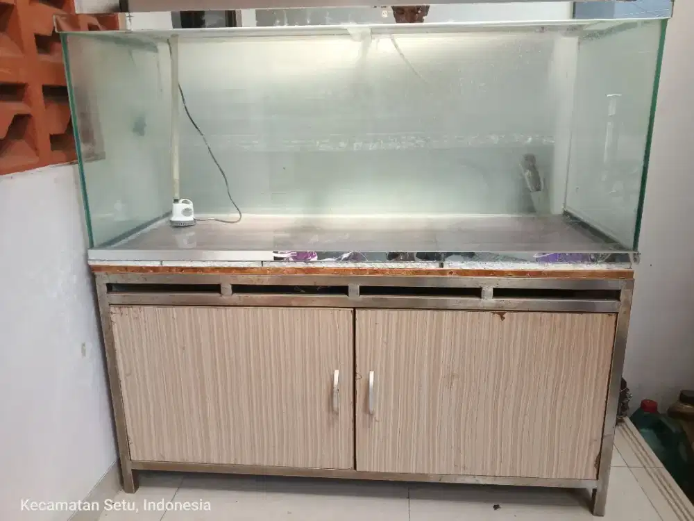 Aquarium + meja