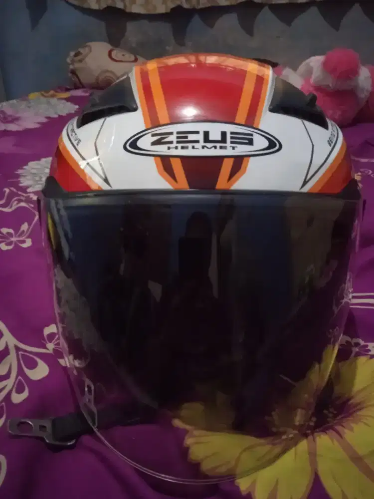 Helm Zeus ZS 611