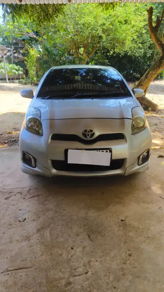 TOYOTA YARIS 1.5 S LIMITED 2012