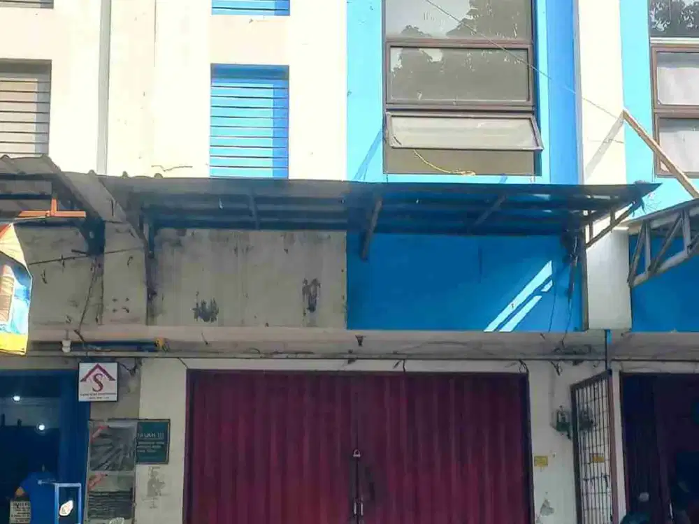 Disewa Ruko Rapih di Pinggir Jl Raya Benteng Betawi, Taman Royal