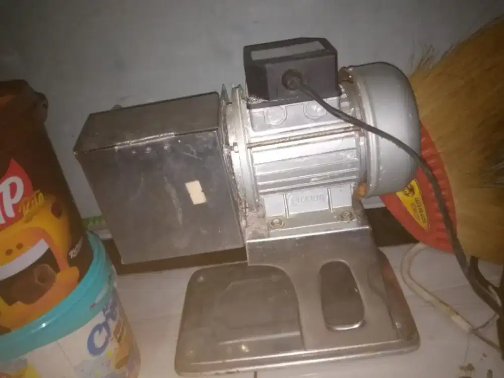 Mesin parut kelapa