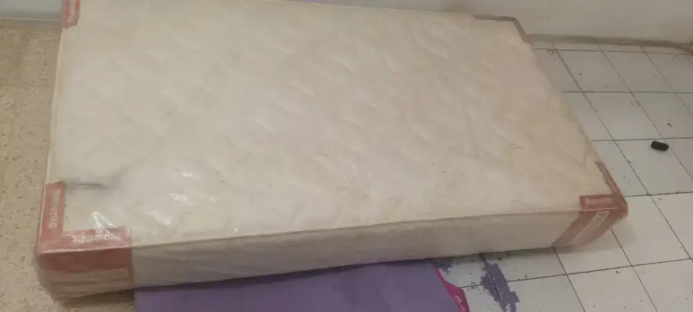 Kasur  masih bagus