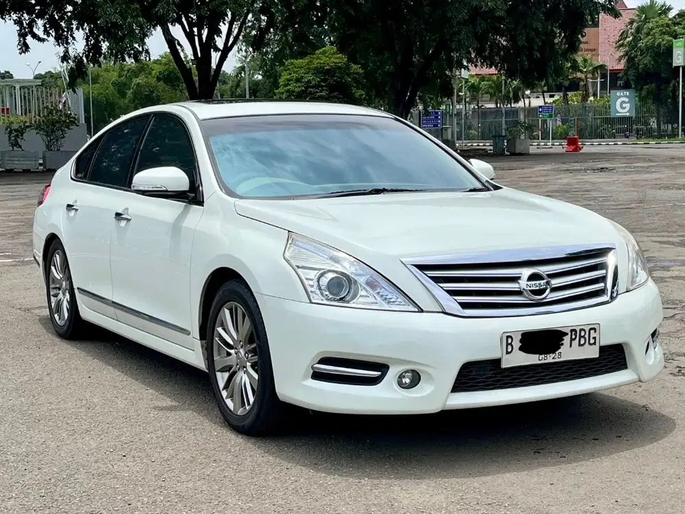 NISSAN TEANA XV AT PUTIH 2013