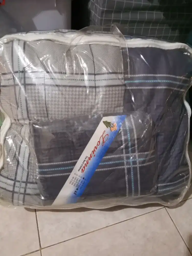 Jual rugi Bedcover sprei set 180x200x25