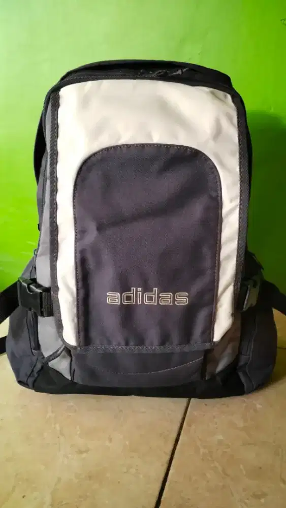 Taa ransel Adidas anti air