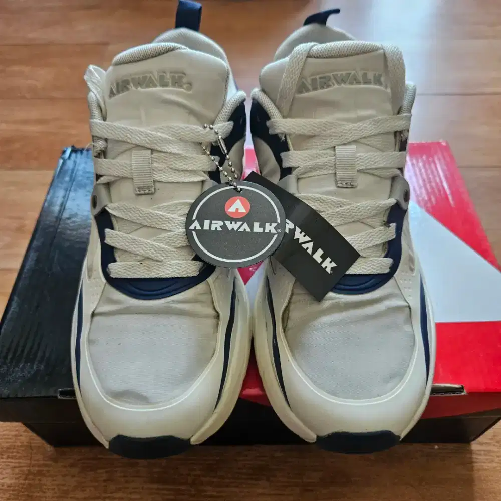 Sepatu Airwalk Dicta putih size 40