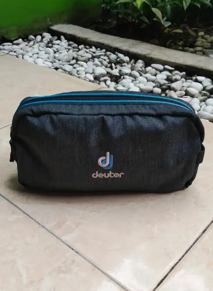 Deuter pouch original