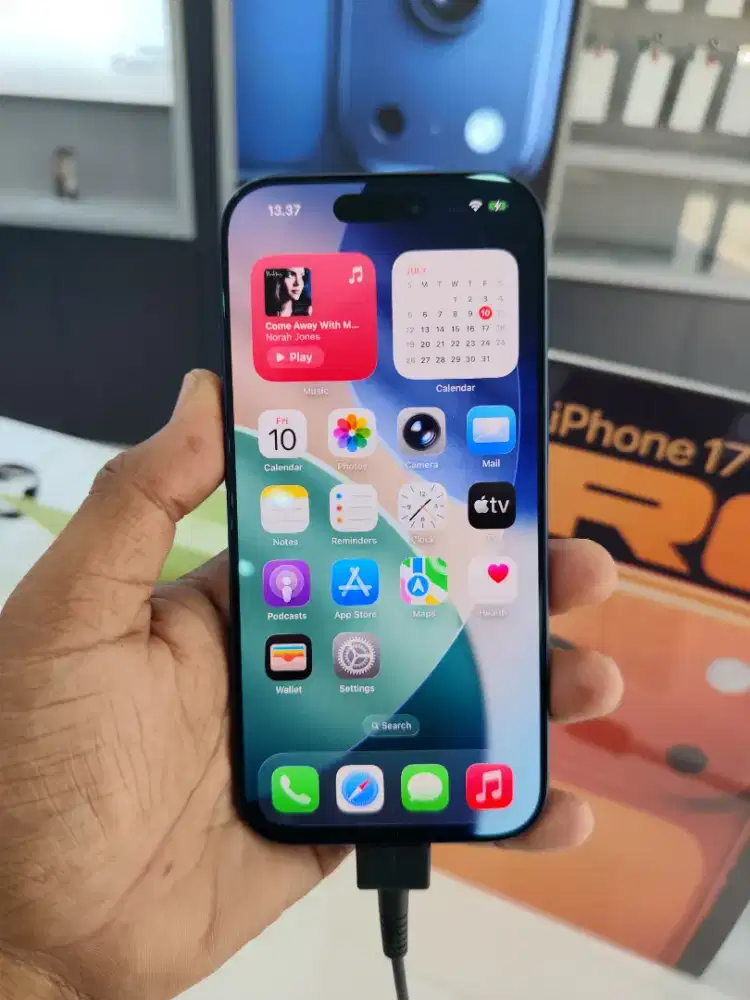 IPHONE 17 PRO 256GB FREE ADAPTER 20W
