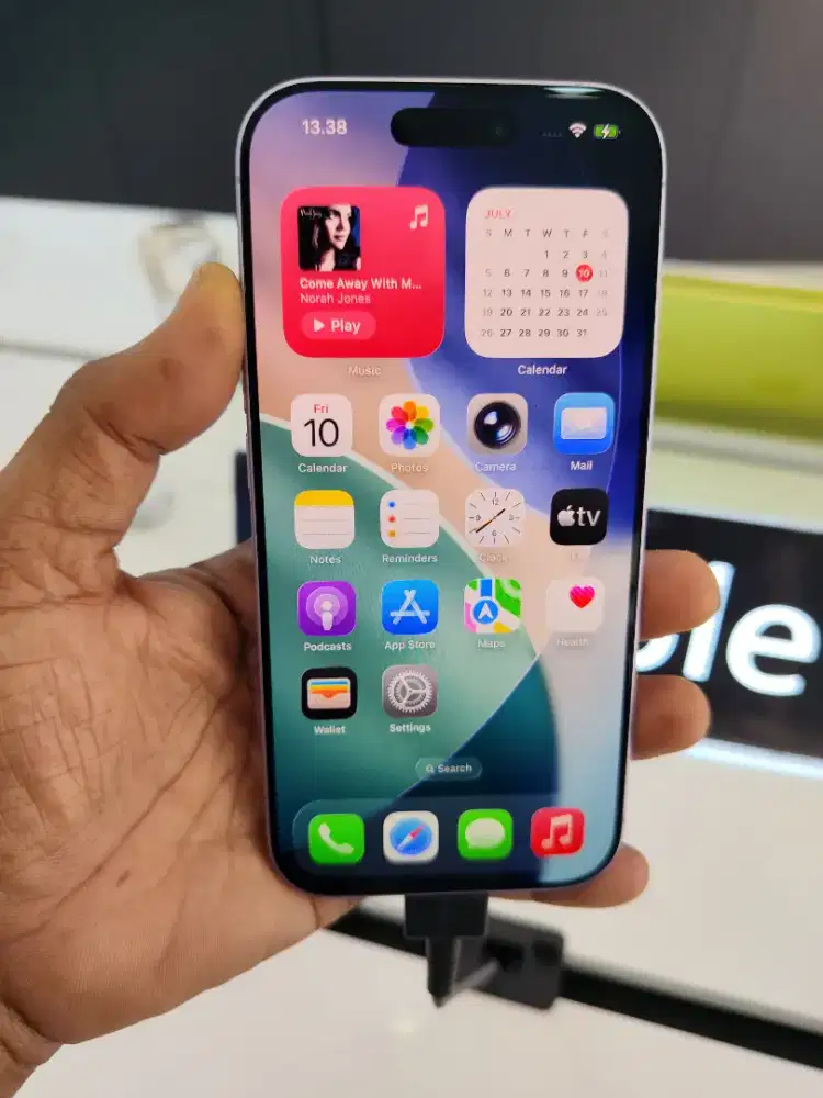 IPHONE 17 256GB NEW FREE ADAPTER 20W