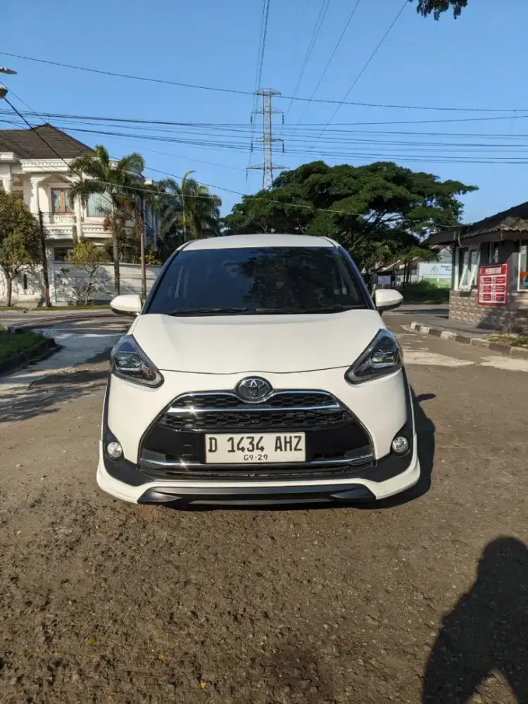 TOYOTA SIENTA Q CVT