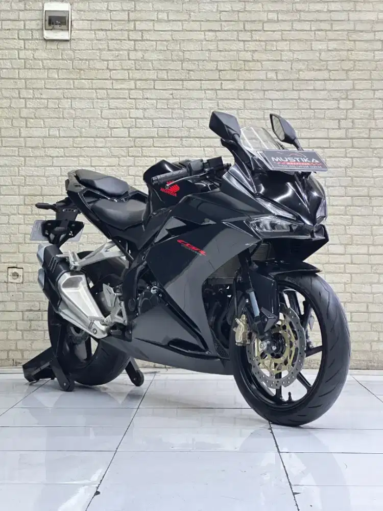 Odo 8rb Istimewa!!Honda CBR 250RR 2021 Black Freedom N Asli-Mustika