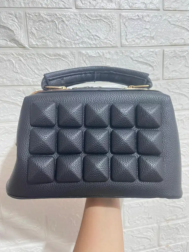 Tas Hitam (Hand Bag)