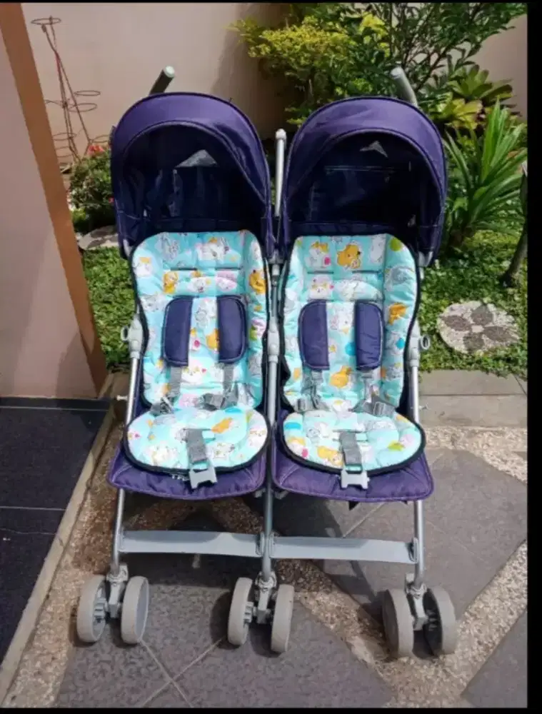 Stroller kembar