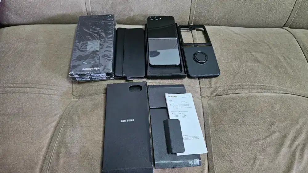 Samsung Galaxy Z Flip 5 8/256 Gb Fullset Murah Mulus