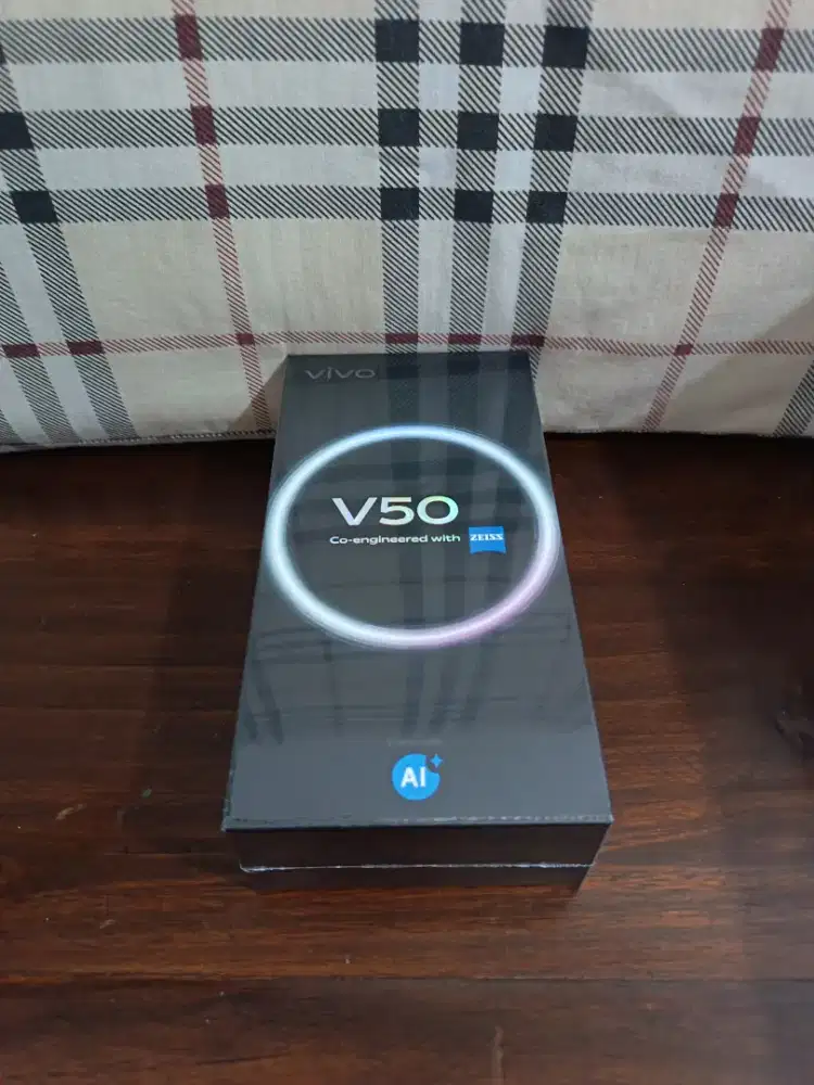 Vivo V50 5G 12/256 BNIB