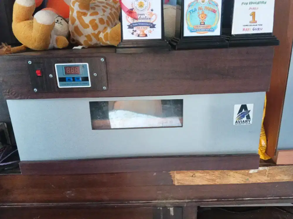 mesin penetas ayam