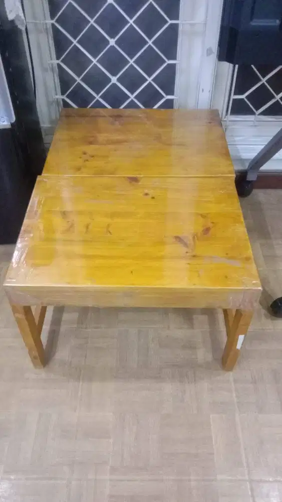 Meja kecil uk. 48X49X44