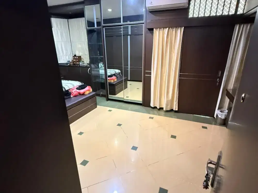 Rumah Cantik Full Furnish Di Tomang | 2 Lantai | Ada Kolam Ikan Koi
