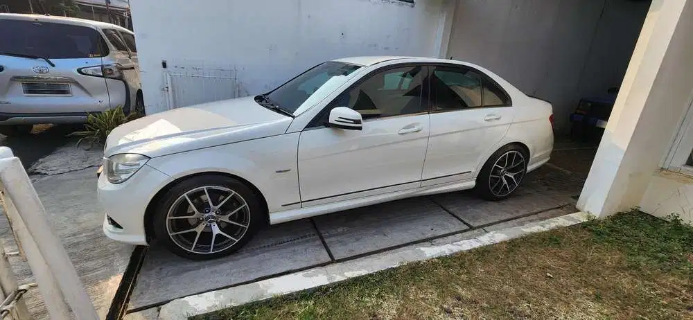 Mercedes-Benz C250 2010 Bensin