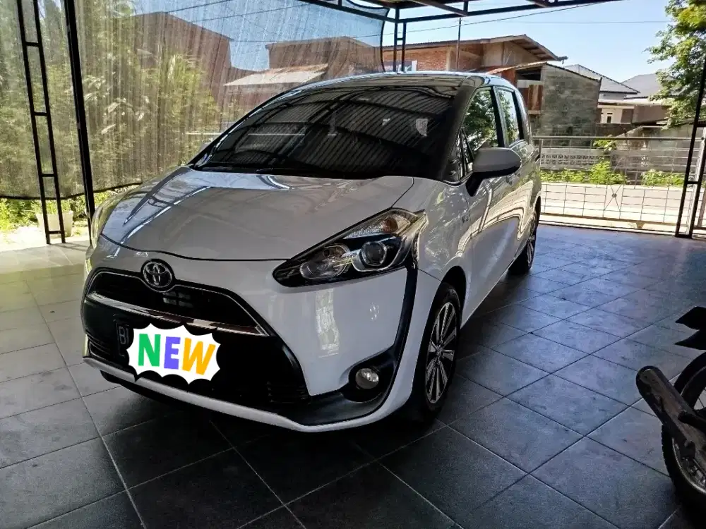 TOYOTA SIENTA 2016
