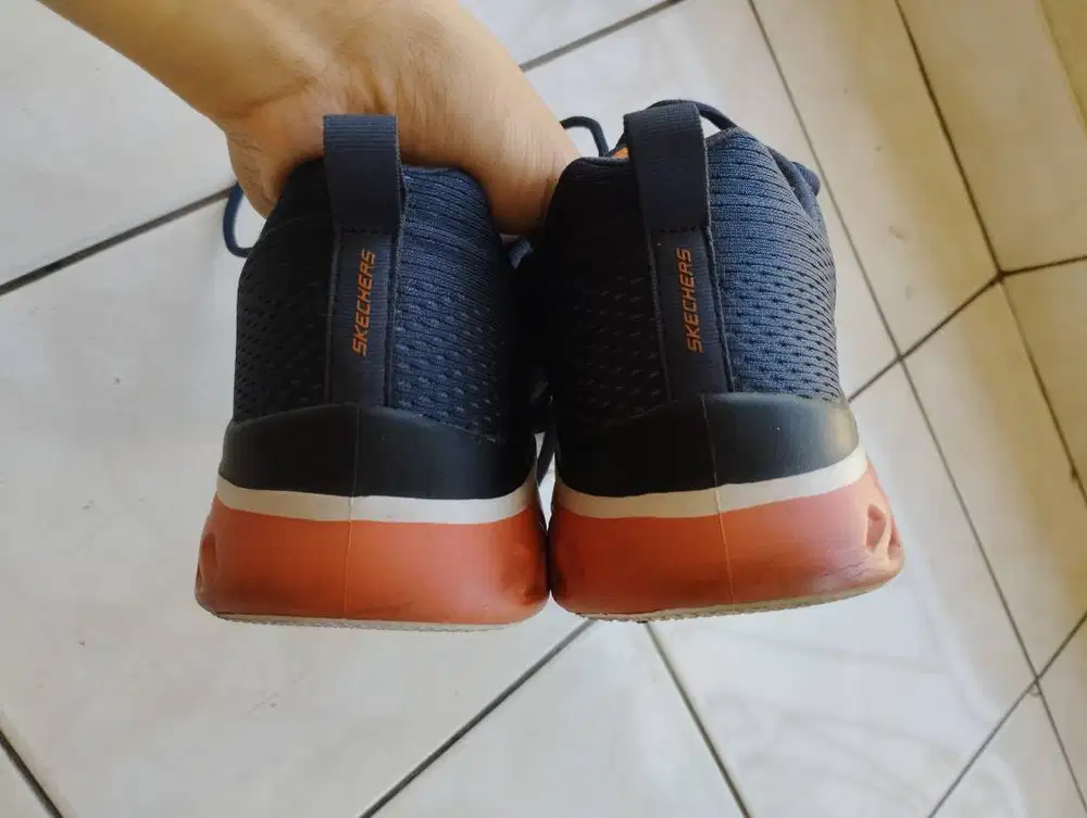 SEPATU SKECHERS ORI - SIZE 44