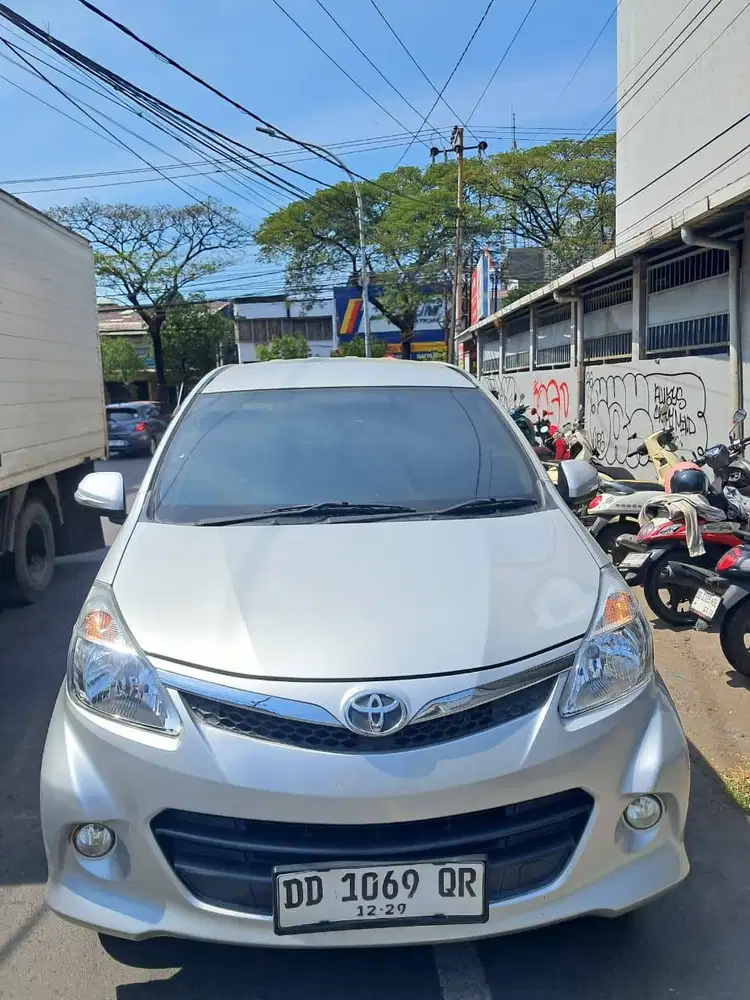 DIJUAL TOYOTA AVANZA VELOZ 1.5 M/T 2014