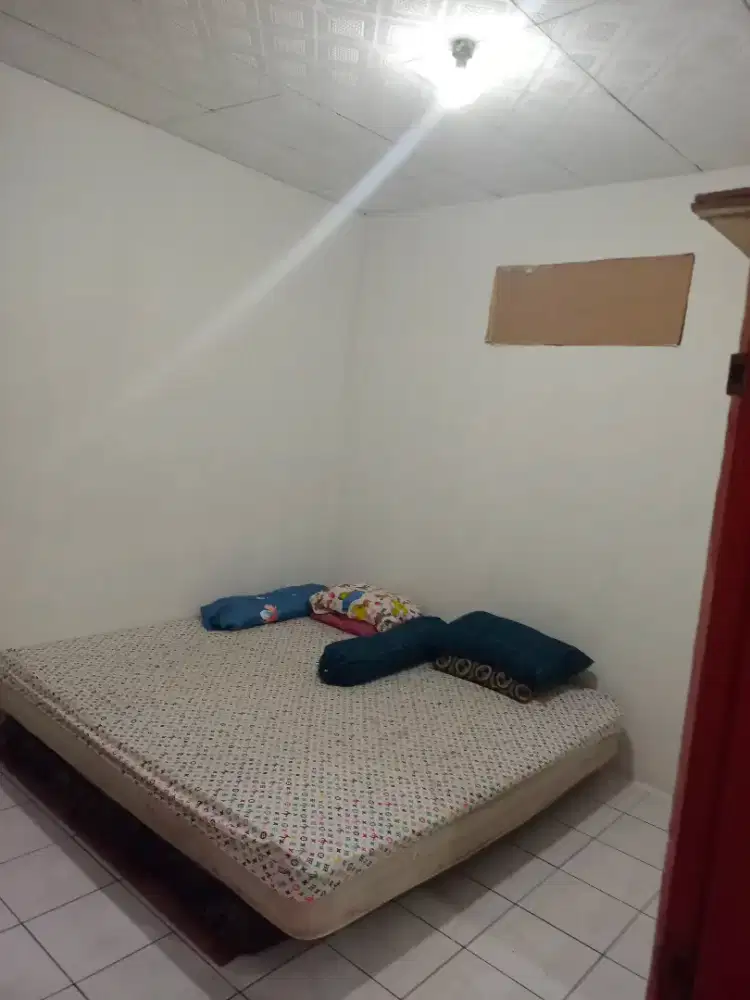 Disewakan rumah Tp40 Rp900rb/ bulan nya, km mandi di dalam Mbl masuk.