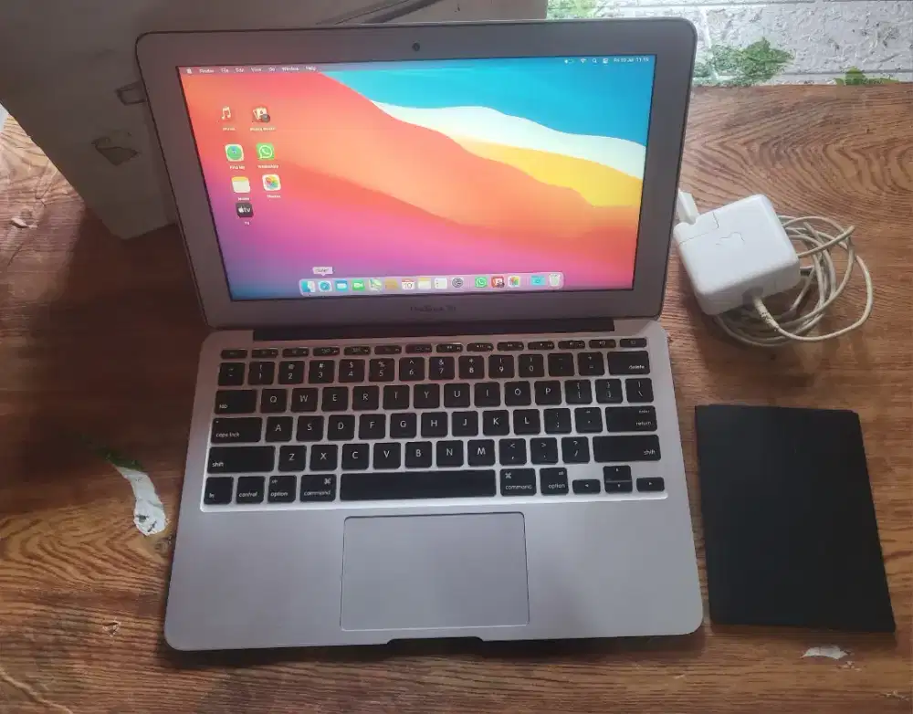 Mackbook Air 11 inch early 2014 ram4/ssd512gb mulus normal semua