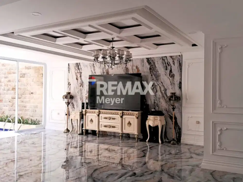 Dijual Rumah Mewah Klasik Modern 3 Lantai Swimming Pool Tanjung Mas Jagakarsa Jakarta Selatan