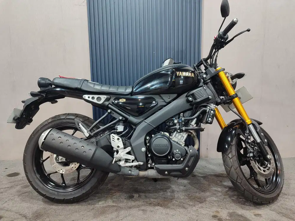 YAMAHA XSR 155 hitam 2024 istimewa mulus terawat siap pakai...