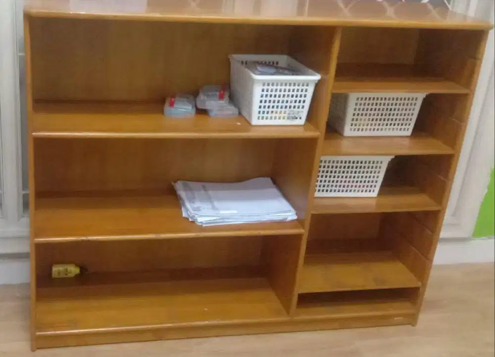 Lemari/Cubby Kotak 8 uk.120X34X96