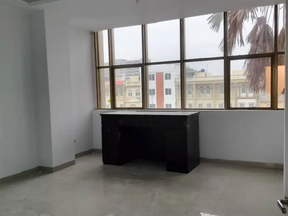 Dijual Ruko 3½lt, Golf Lake Cengkareng, dekat Ring road, Cengkareng, Jakarta Barat.