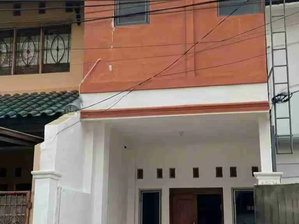 Rumah Strategis Murah 2 Lantai + Rooftop Di Menteng Jakarta Pusat