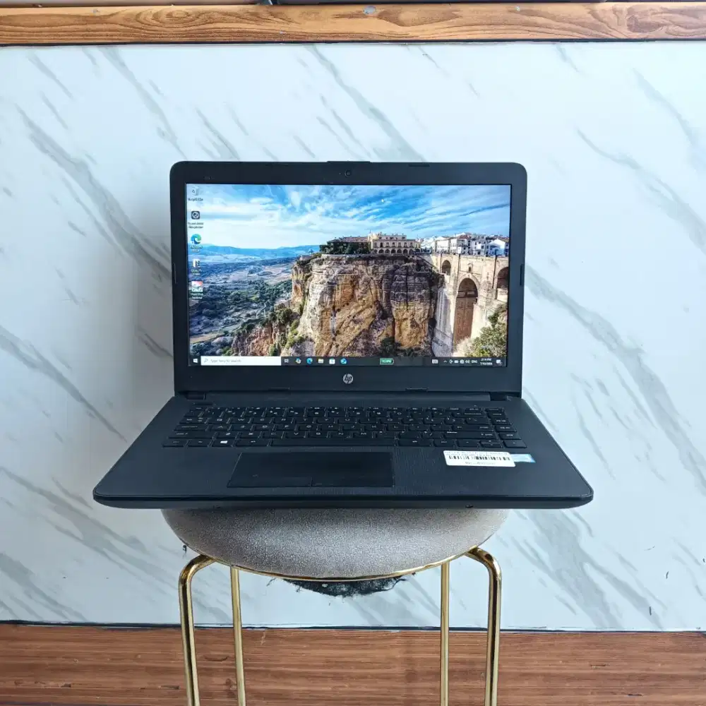 Hp 14-BS11TU i3-6006U ram 4Gb SSD