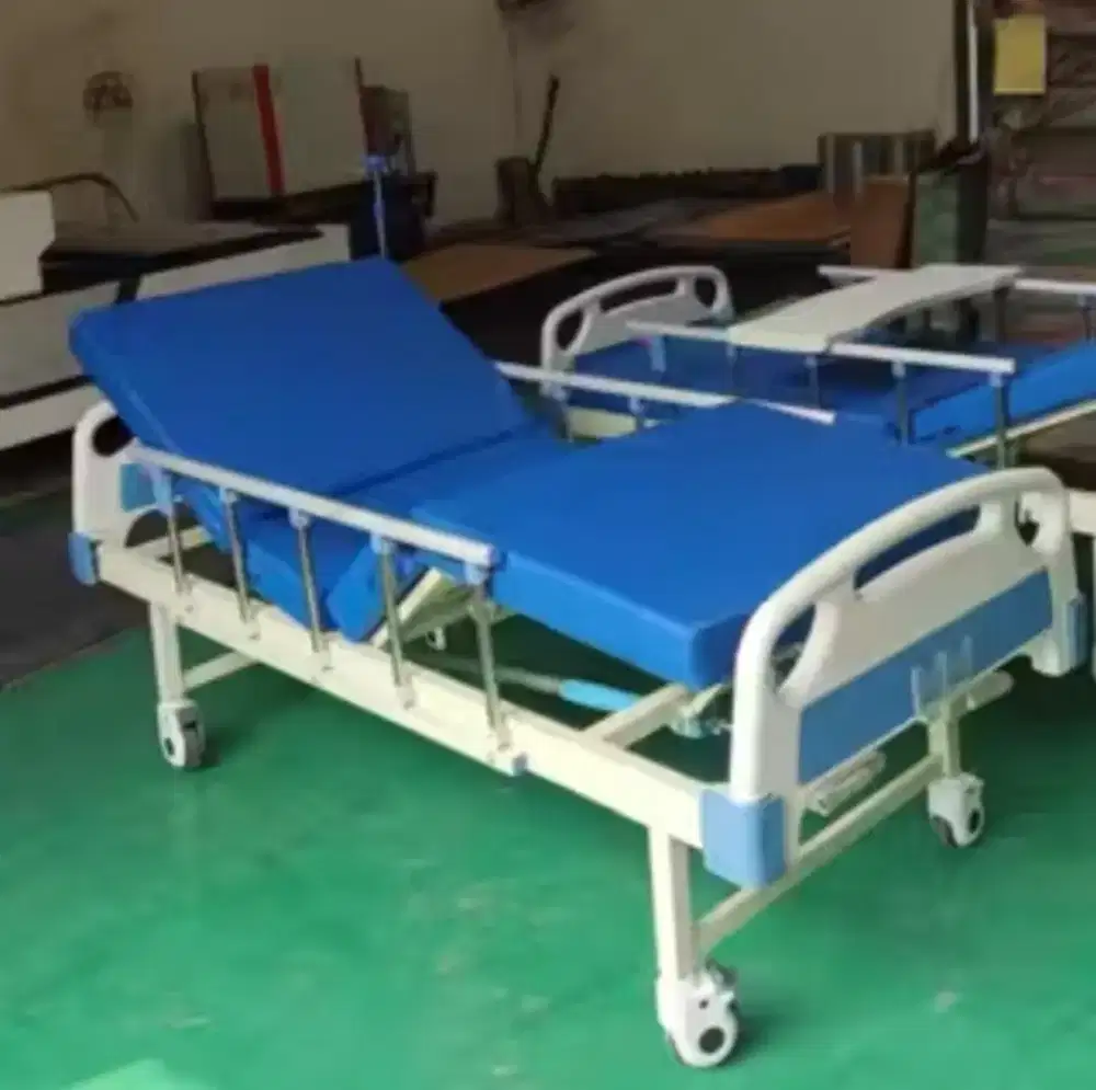 Bed Ranjang Pasien 2 crank / engkol manual