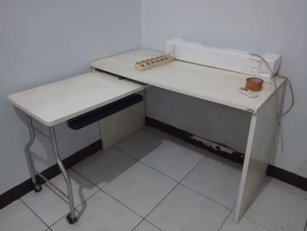 Meja Komputer Meja Kantor Minimalis Putih