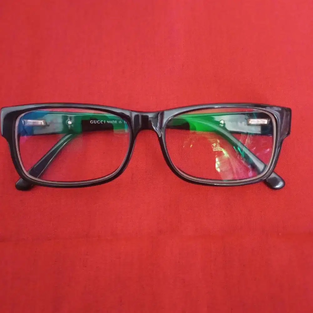 Dijual cepat kacamata Gucci frame unisex
