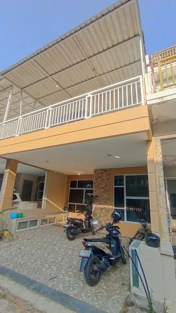 Rumah Disewa 2,5 Lantai Beverly Green Furnished Dekat Mega Mall Batam
