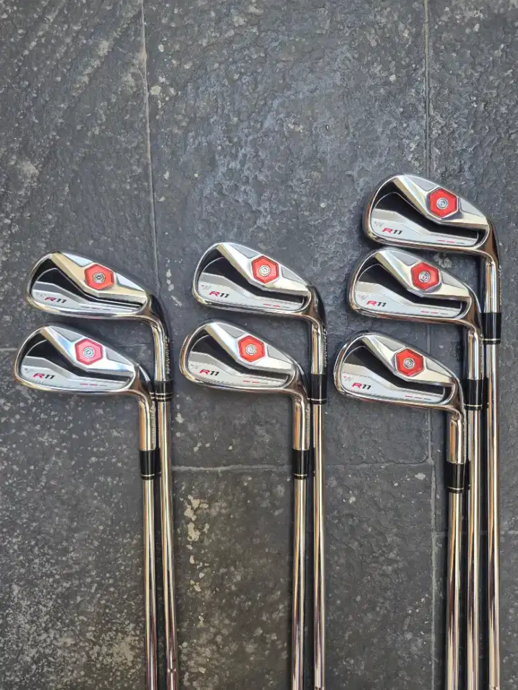 Taylormade R11 Iron Set
