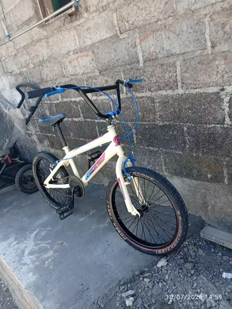 dijual sepeda  BMX ring20 siap pakai